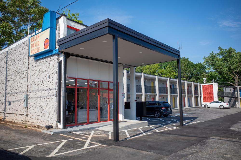 Midcentury motel building